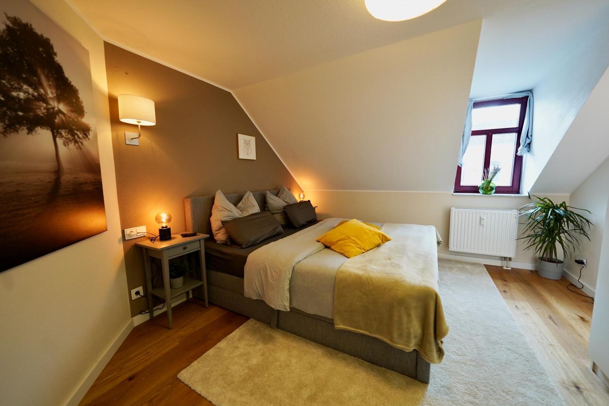 צוויקאו Edler Wohnraum Noble Stadtoase Mit Boxspringbett, Kaffeevollautomat & Parkplatz מראה חיצוני תמונה